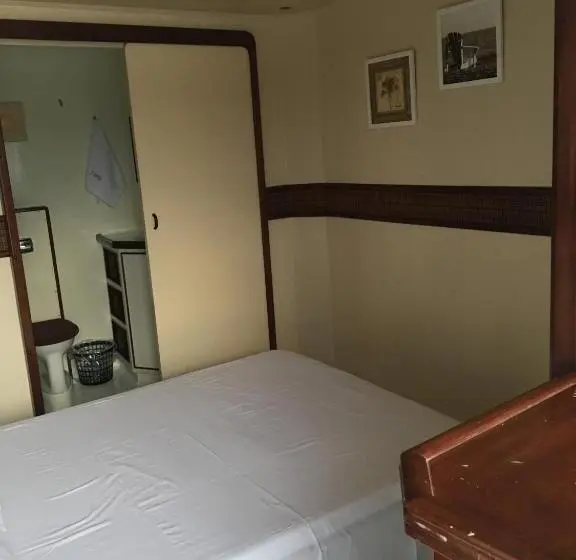 スタンダードルーム, Tapri   Hotel Flutuante
