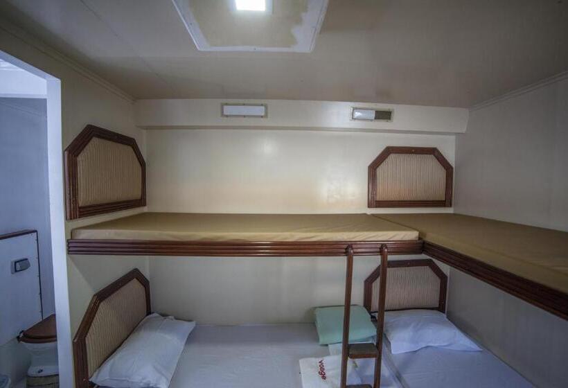 四人标准间, Tapri   Hotel Flutuante