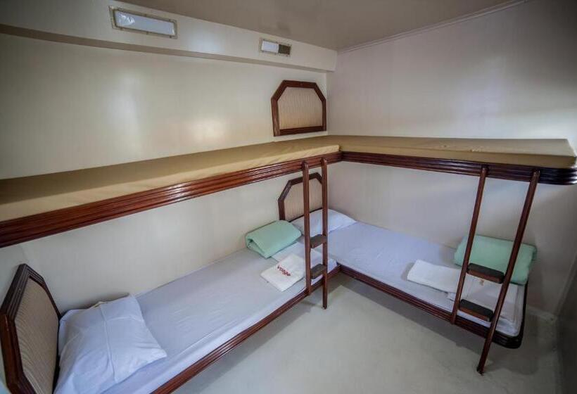 四人标准间, Tapri   Hotel Flutuante