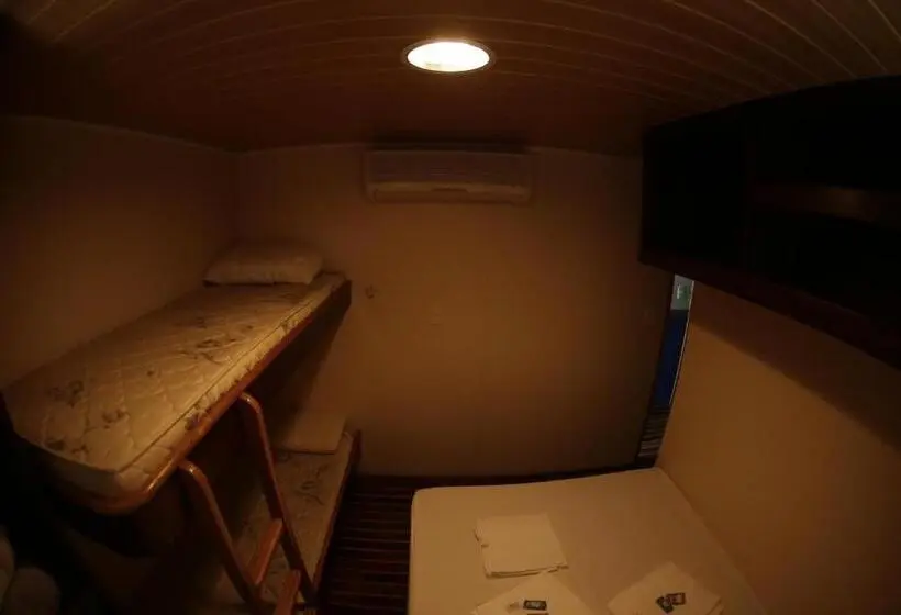 ファミリールーム, Tapri   Hotel Flutuante