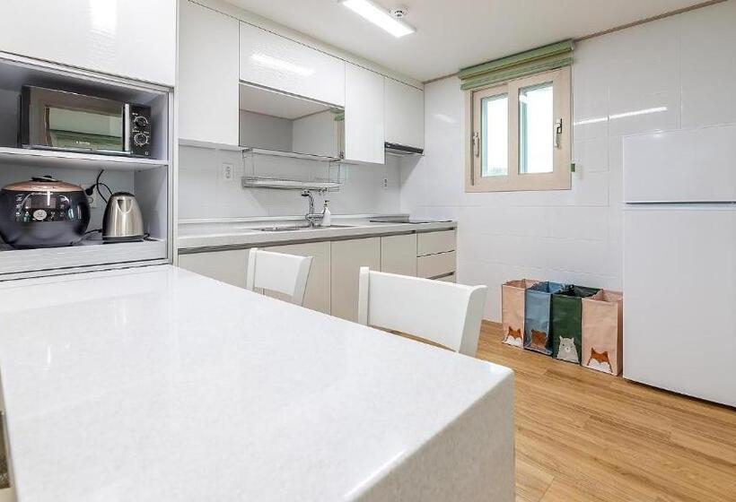 スタンダードスタジオ, Jeju Jang Sugot Pension