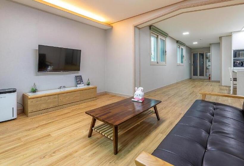 استودیوی استاندارد, Jeju Jang Sugot Pension