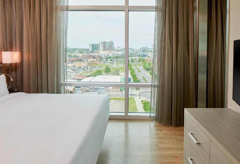 سوئیت جونیور با تخت بزرگ, AC Hotel Nashville Downtown