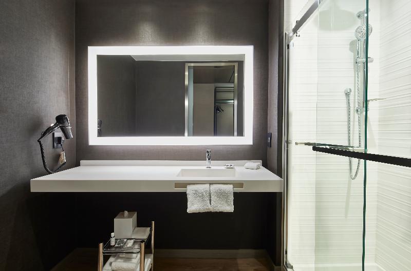 اتاق استاندارد برای معلولان, AC Hotel Nashville Downtown