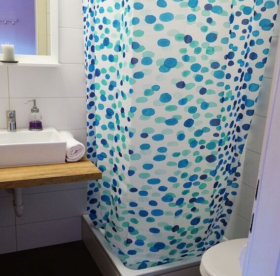 חדר סטנדרט מיטה זוגית, Adventure Hostel Interlaken