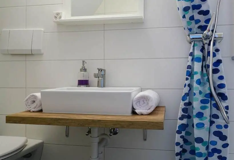 スタンダードシングルルーム, Adventure Hostel Interlaken