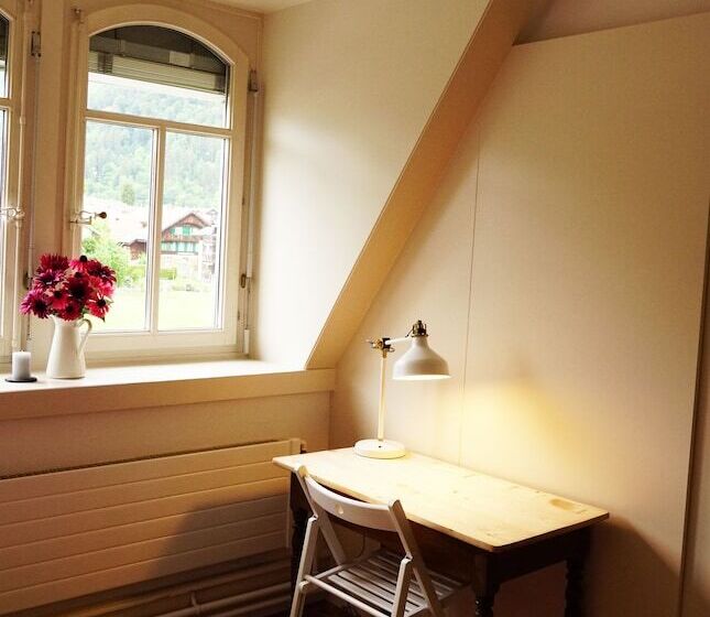 Quarto Estandar Individual, Adventure Hostel Interlaken