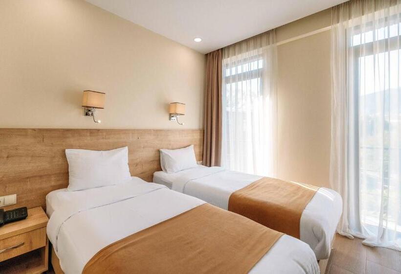 اتاق استاندارد با چشم‌انداز شهر, Atrium Boutique