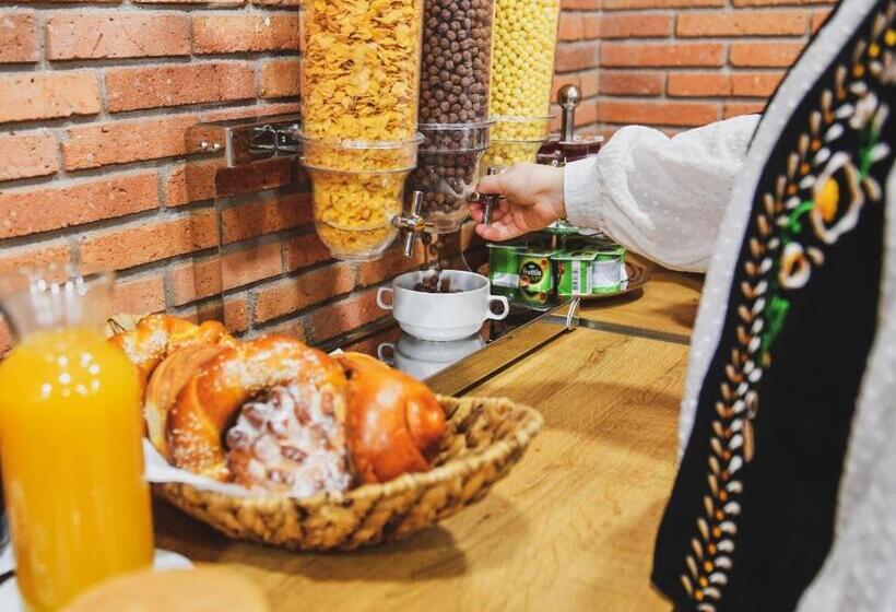 اتاق لوکس, Atrium Boutique