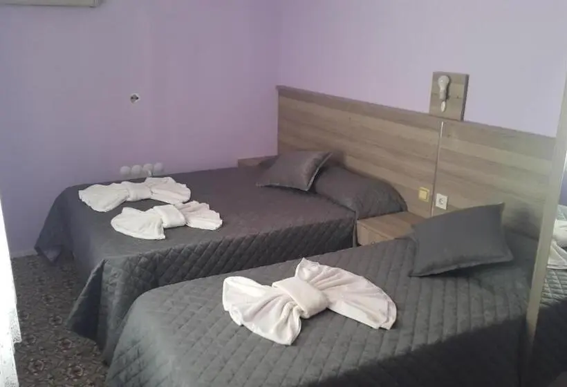 Standard Kolmen Hengen Huone Parveke, Grand Yayla