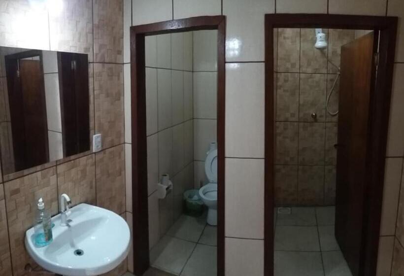 バスルーム共有のシングルスタンダード, Majestic