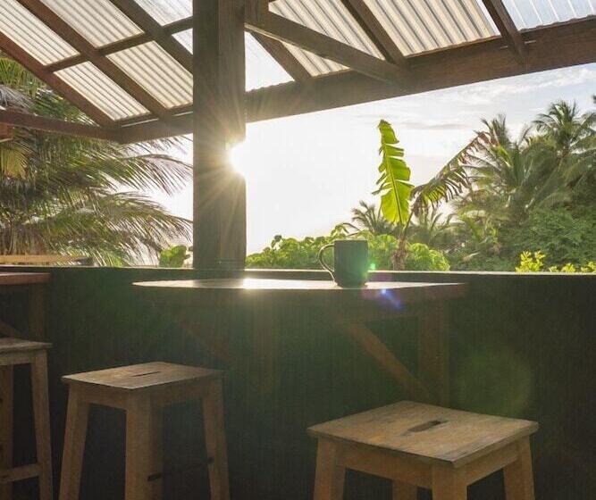 اتاق استاندارد با سرویس بهداشتی مشترک, Casa Coral