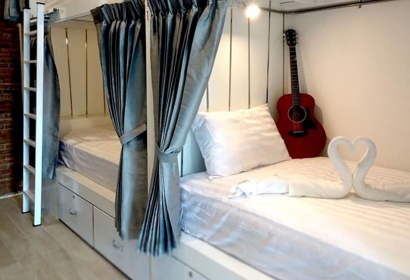 Кровать в Общей Комнате, What S Up Chiang Mai