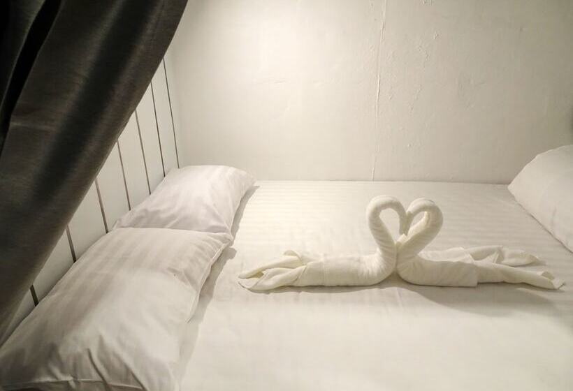 Кровать в Общей Комнате, What S Up Chiang Mai