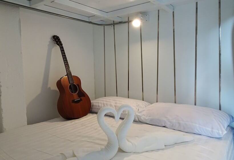 Кровать в Общей Комнате, What S Up Chiang Mai