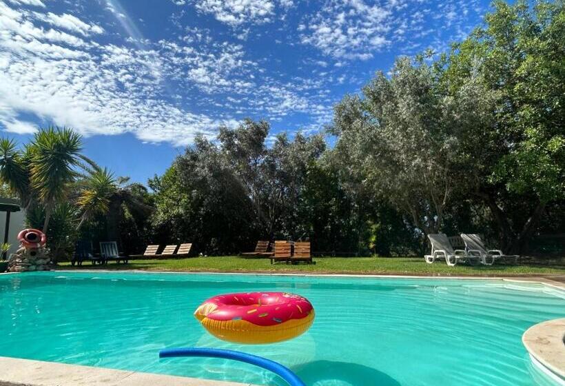 بنغل قياسي مطل على المسبح, Quinta Da Joia