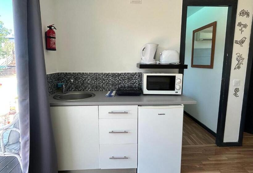 بنغل قياسي مطل على المسبح, Quinta Da Joia