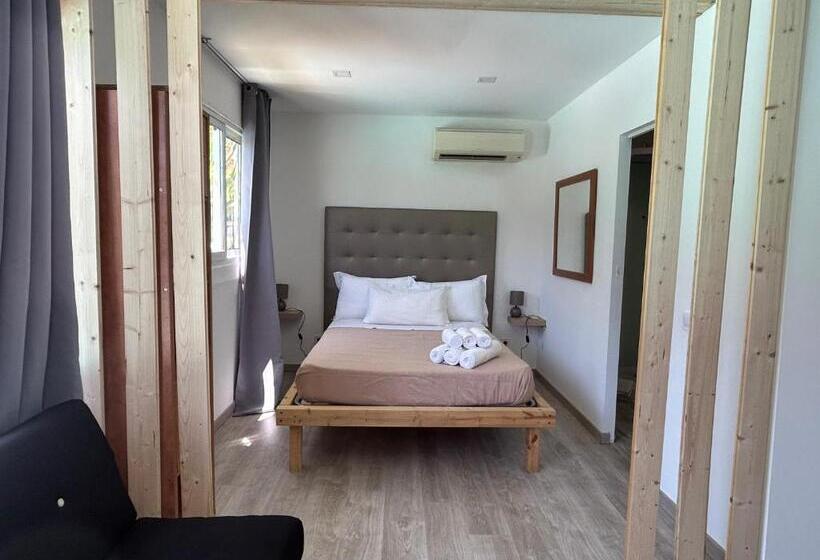 بنغل قياسي مطل على المسبح, Quinta Da Joia