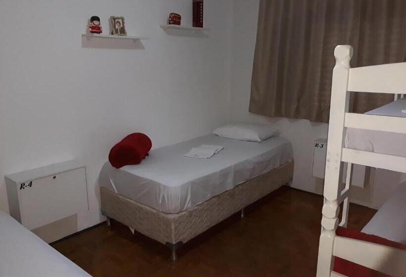 ルームシェアのワンベッド, Casa Beatles Hostel Bauru