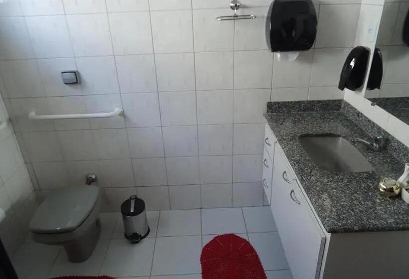 ルームシェアのワンベッド, Casa Beatles Hostel Bauru