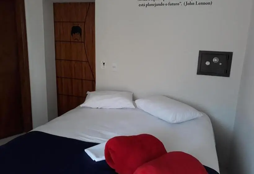 スタンダードルーム, Casa Beatles Hostel Bauru