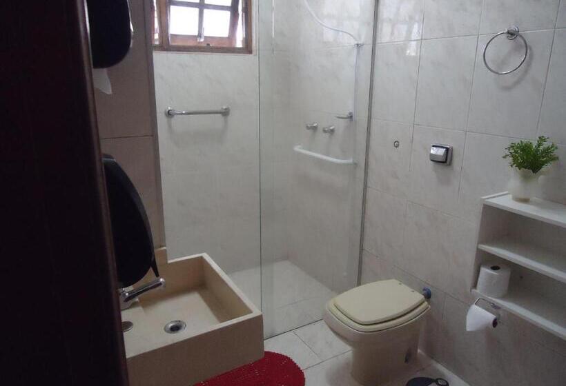 スタンダードルーム, Casa Beatles Hostel Bauru