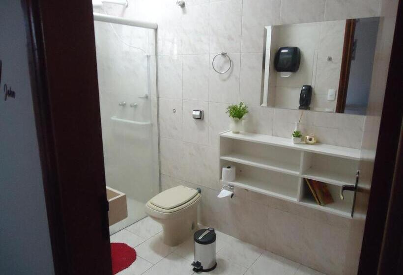 スタンダードルーム, Casa Beatles Hostel Bauru