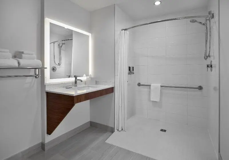 キングサイズベッドのスタンダードルーム, Four Points By Sheraton Edmonton West
