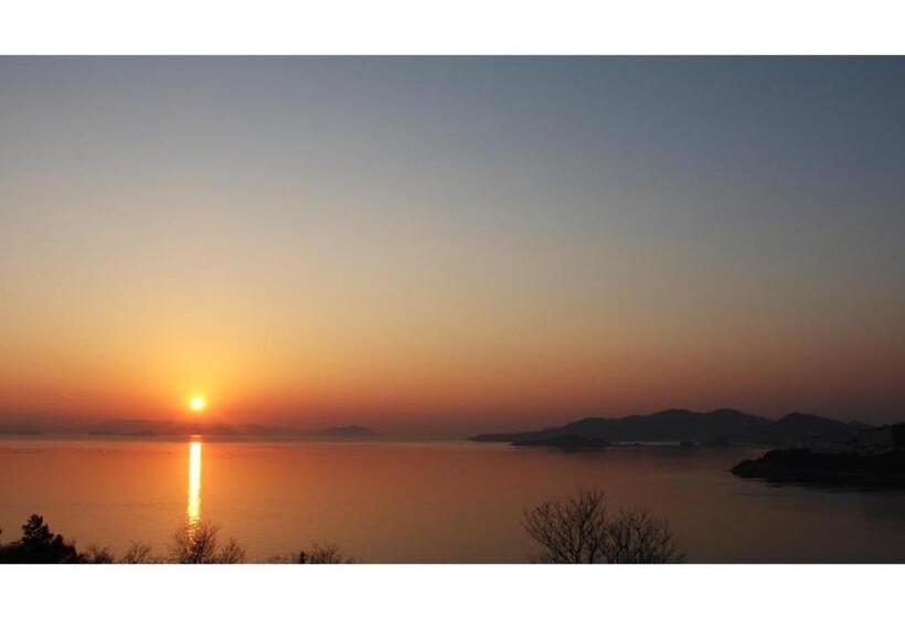 إستوديو قياسى, Kokumin Shukusha Shodoshima