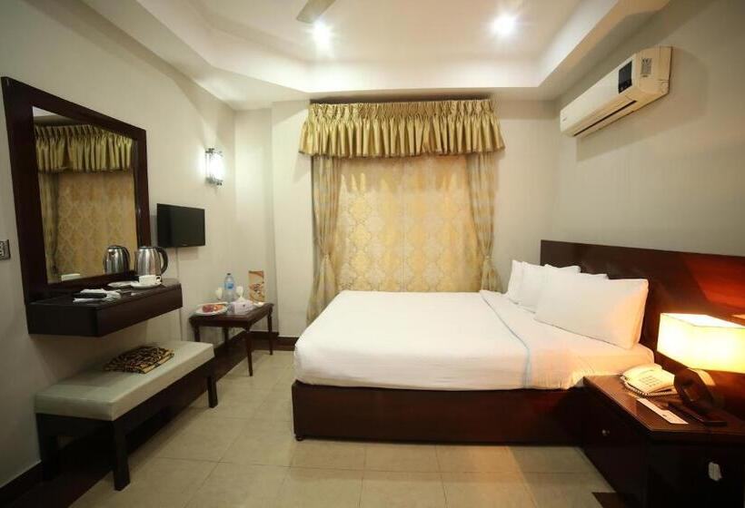 اتاق اکونومی, Multan Continental