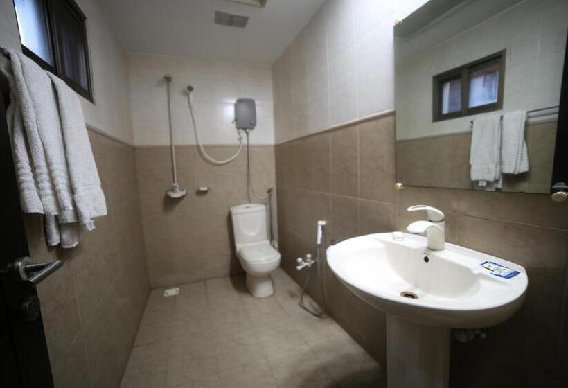 اتاق اکونومی, Multan Continental