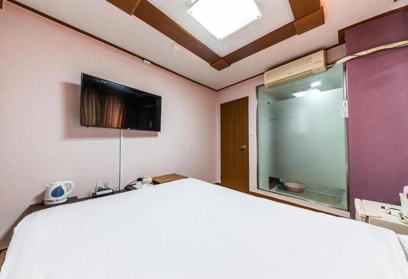 スタンダードルーム, Keumkang Motel