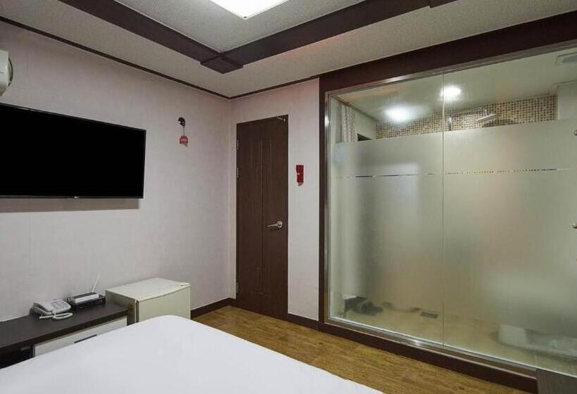 غرفة قياسية, Keumkang Motel