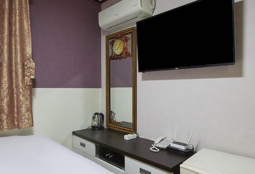 غرفة قياسية, Keumkang Motel