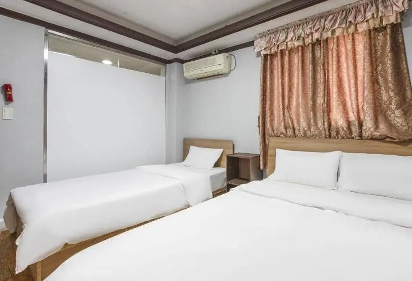 اتاق استاندارد سه نفره, Keumkang Motel