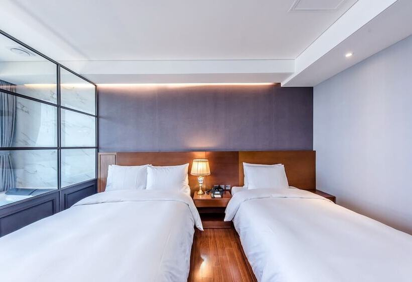 豪华海景房, Dyne Oceano