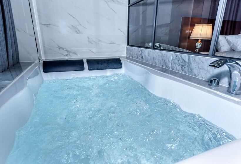 家庭套房, Dyne Oceano