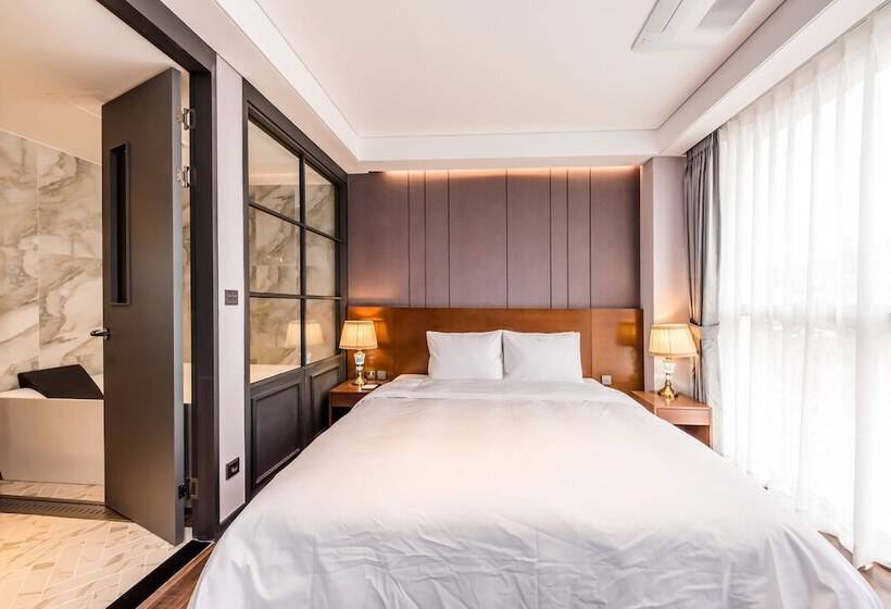 家庭套房, Dyne Oceano