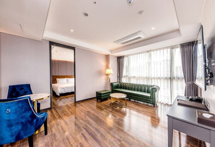 家庭套房, Dyne Oceano