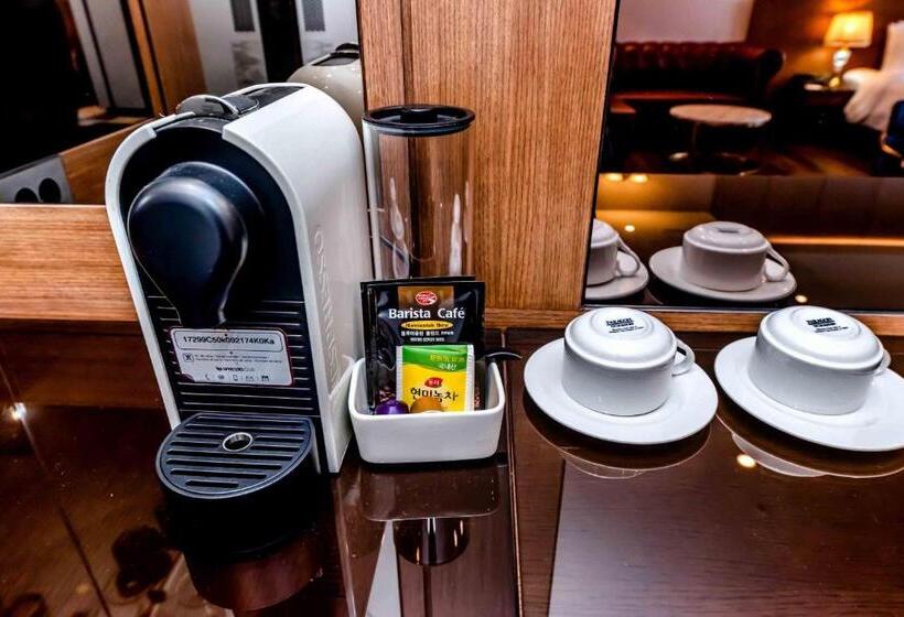 高级大房间, Dyne Oceano