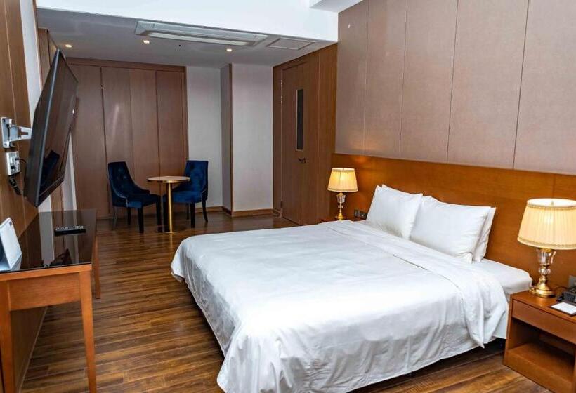 皇家套房, Dyne Oceano