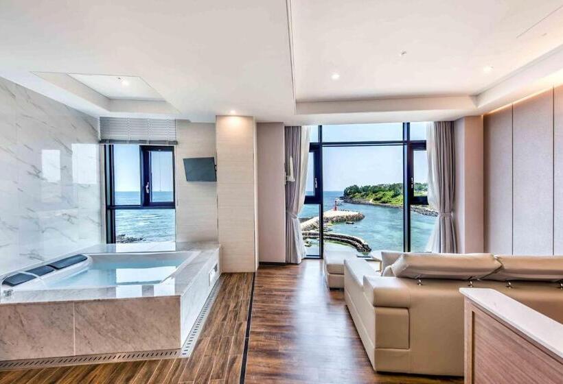 带海景的复工套房, Dyne Oceano