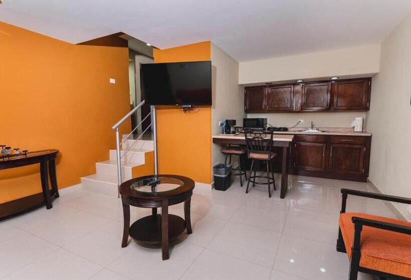 جناح, El Camino Hotel & Suites