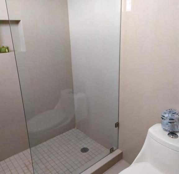 スイート, El Camino Hotel & Suites