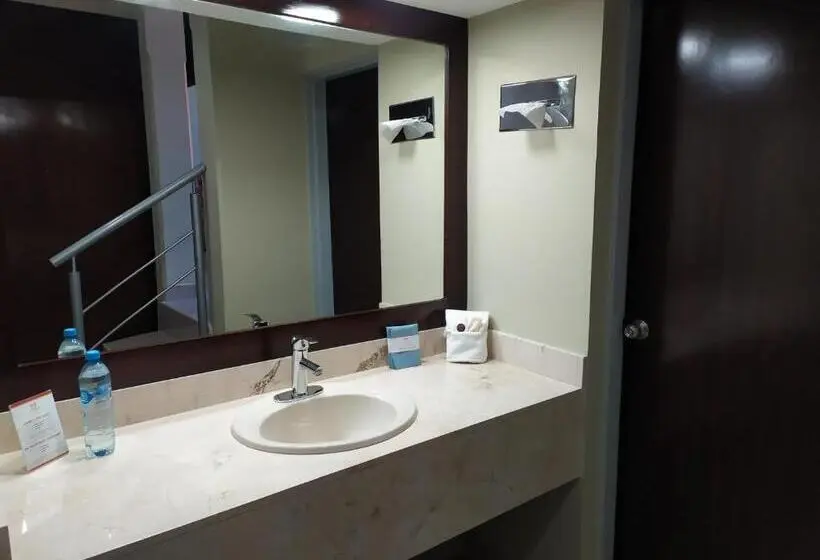 スイート, El Camino Hotel & Suites