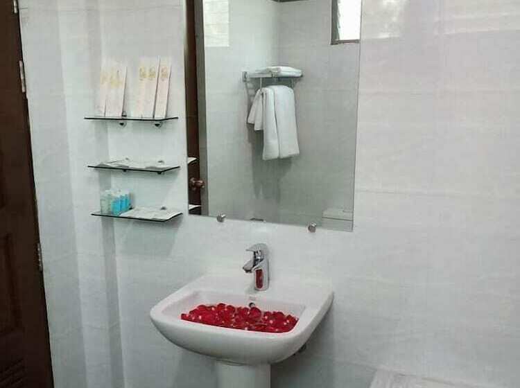 اتاق استاندارد, San Taw Win