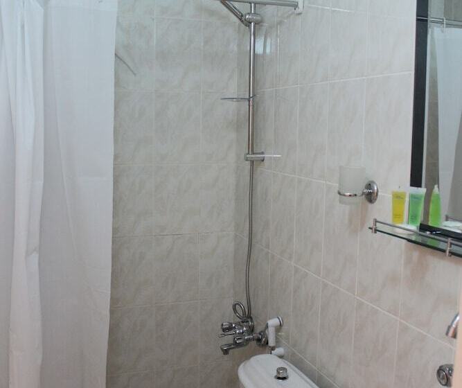 اتاق اکونومی, Rafiki Hostel