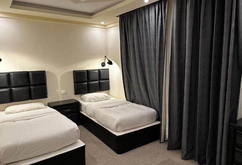 اتاق استاندارد سه نفره, Rafiki Hostel