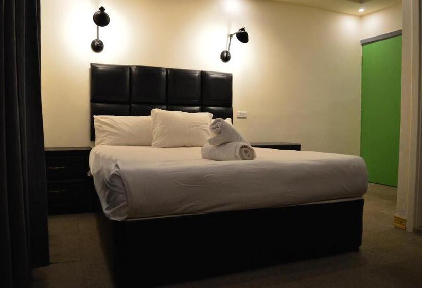 اتاق اکونومی, Rafiki Hostel