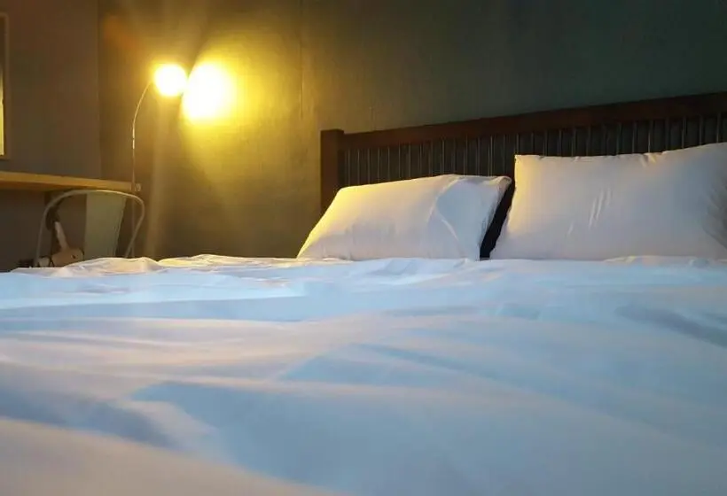 スタンダードルーム, Art N Stay Hostel